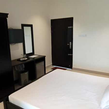 Maui Resort Cox's Bazar Exterior foto